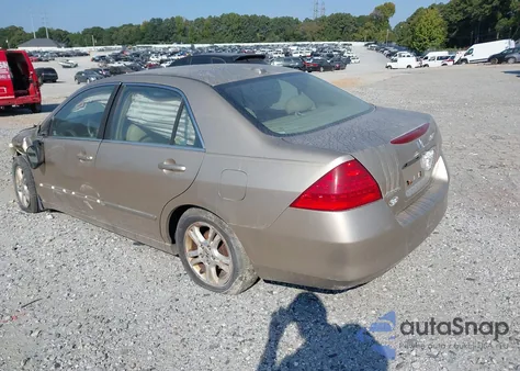 2006 Honda Accord 2.4 Ex z USA, uszkodzony, nr VIN 1HGCM56846A045068